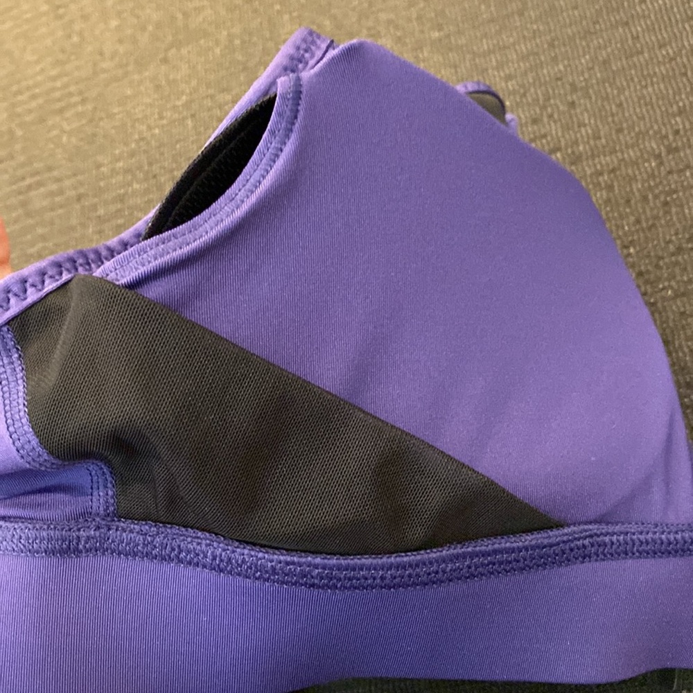 Handful The Closure High Impact Sports Bra - Picture 11 of 16